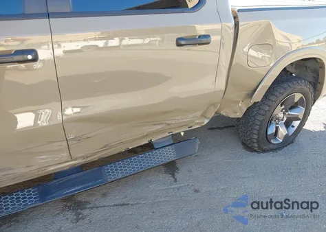 2020 Ram 1500 Big Horn 4X4 5'7 Box z USA, uszkodzony, nr VIN 1C6SRFFT5LN285196